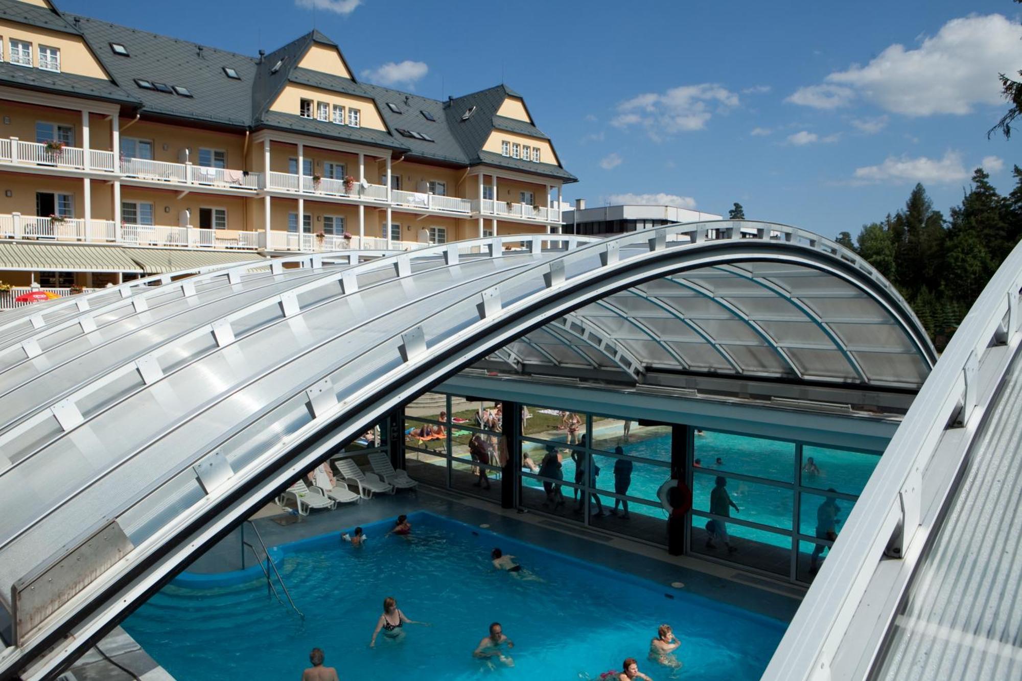 Grand Hotel Strand Vysne Ruzbachy Exterior photo